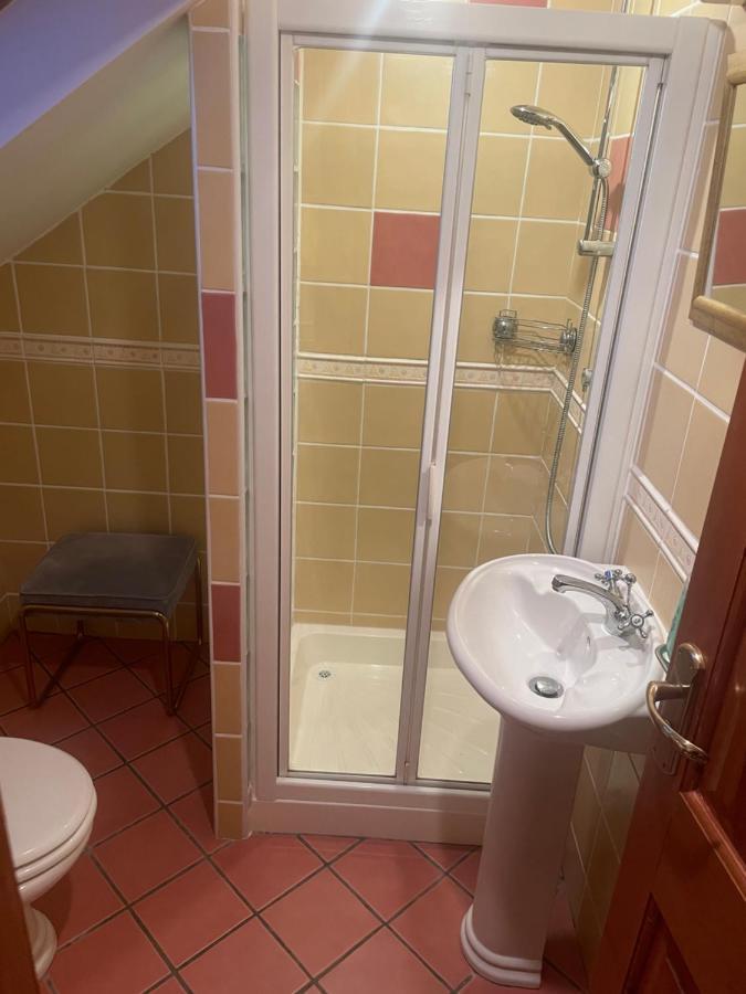 Cosy Rooms In A Stone Cottage Salthill Esterno foto
